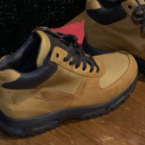 wheat nike acg boots